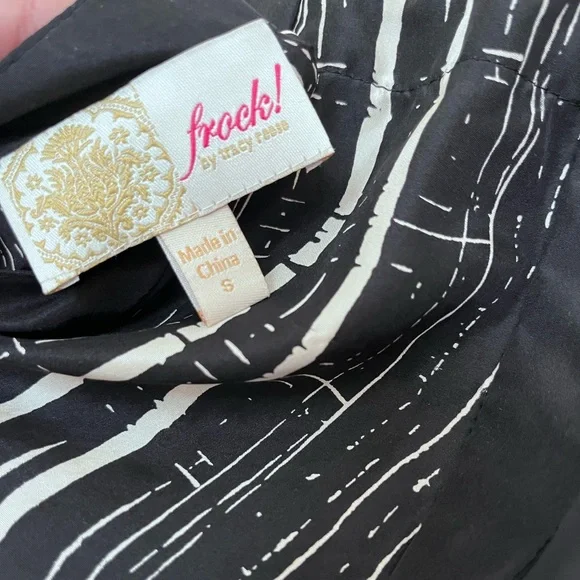 Elegant Black and White Women's Dress - Picture 3 of 5